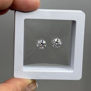 Matching Pair of 7mm Diamonds 1.25Ct Each